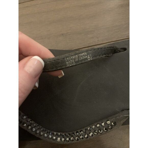 Yellow Box Jello Women’s Solid Black Rhinestone Thong Flip Flops Sandals 8 - Picture 5 of 5